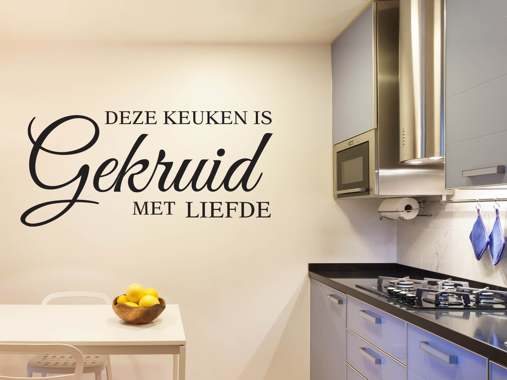 Muursticker &quot;Deze keuken is gekruid met liefde&quot;